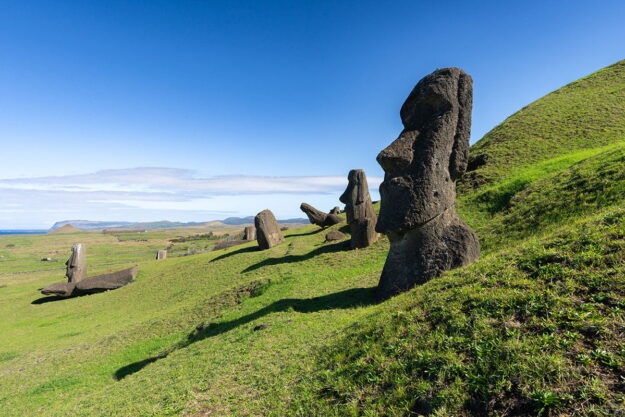 easter-island-rano-raraku